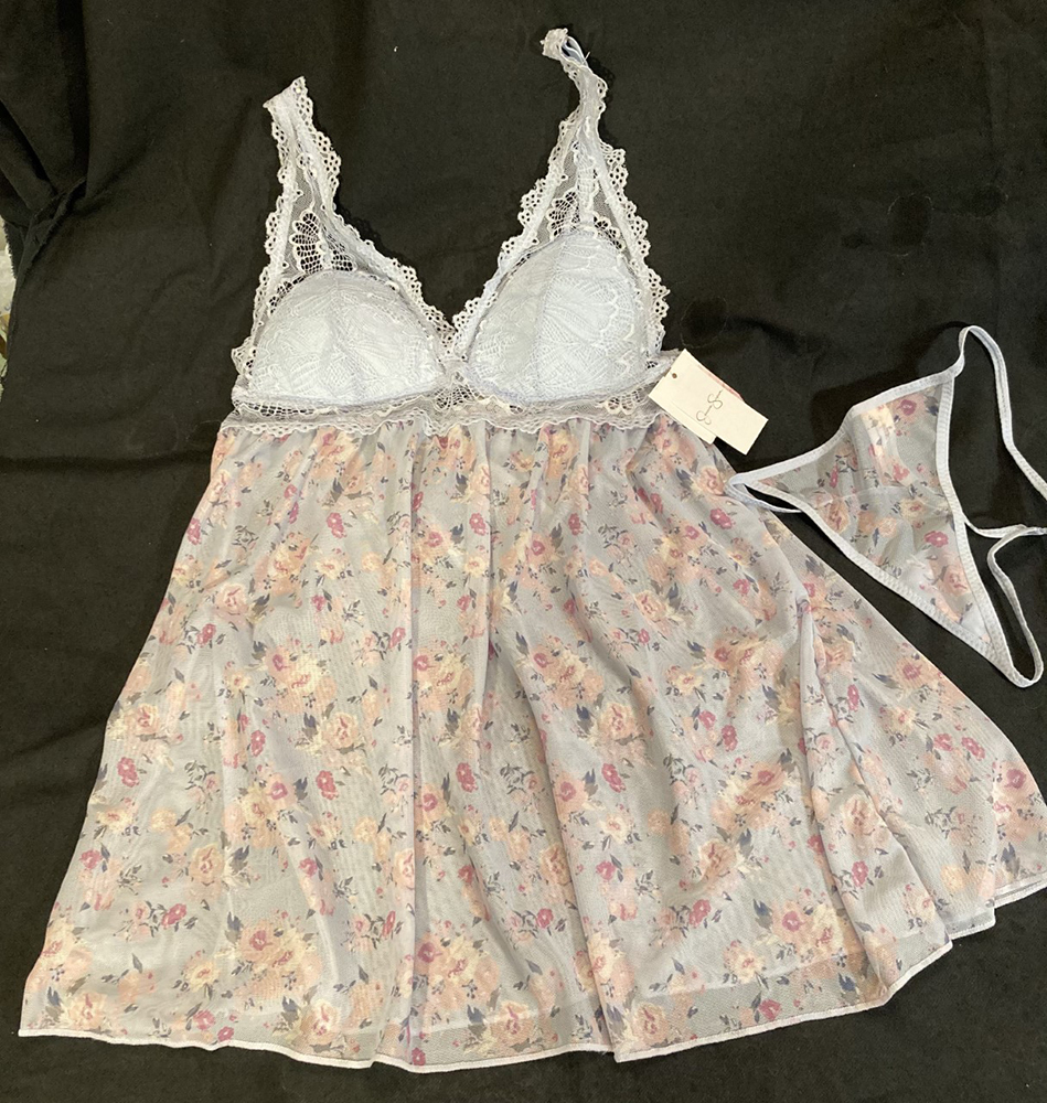 NEW! Ladies’ Jessica Simpson brand floral babydoll nightie with matching thong, size medium