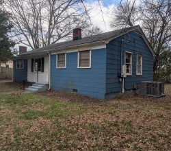 2 BR 2mi from BJU available June 1